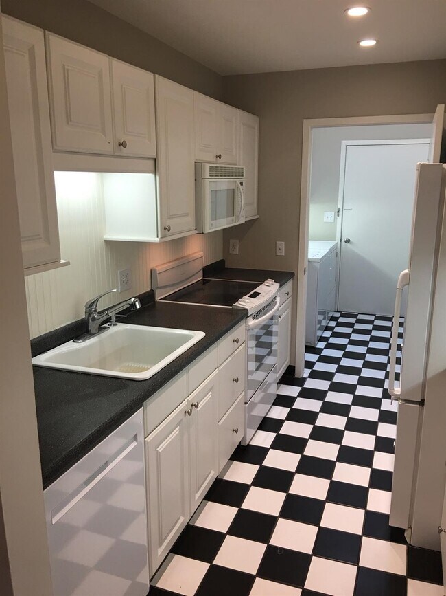 Foto del edificio - 622 Peninsula Ct