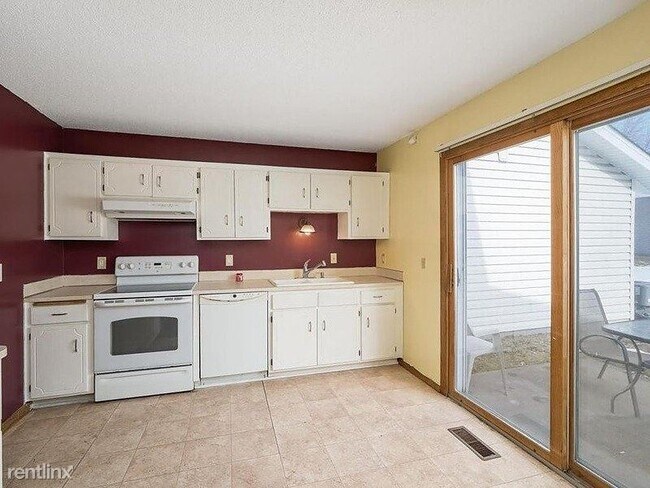 Foto del edificio - 479 Pleasure Creek Dr