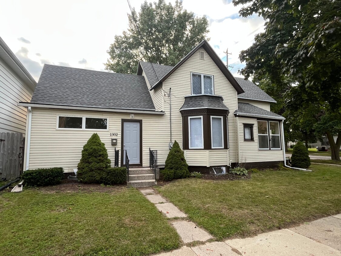 Primary Photo - 1302 S 12th St