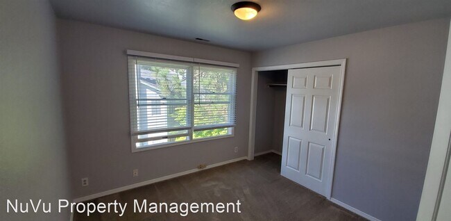 Building Photo - 2 br, 2 bath House - 8238 N Village Dr #2