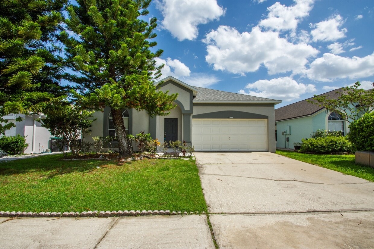 Primary Photo - Available Now! 3/2 Home Near Hunter's Creek and OIA