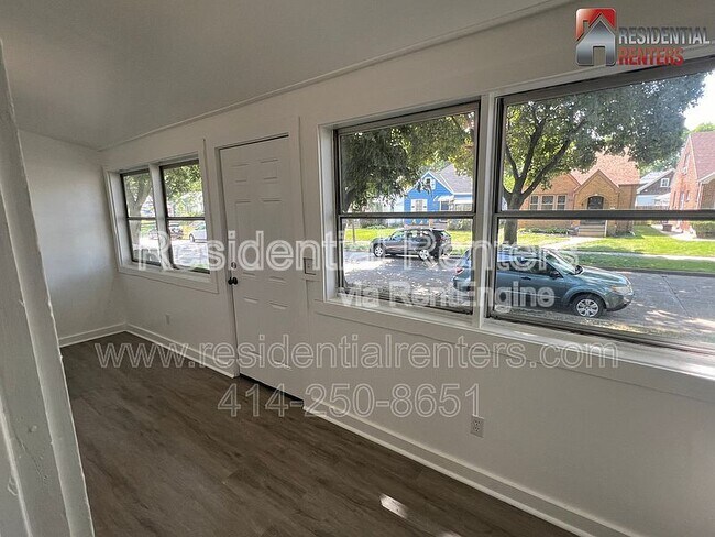 Building Photo - 5426 N 41st St