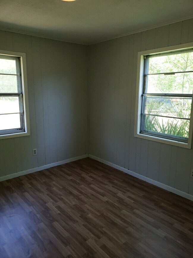 Foto del edificio - 2809 Green Tee Rd