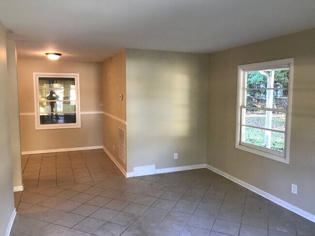 Foto del edificio - **AVAILABLE NOW**Total Electric 3 Bedroom / 1 Bathroom Home for Rent in East Columbus, GA***