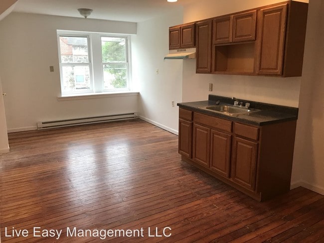 Building Photo - 810 N 63rd St