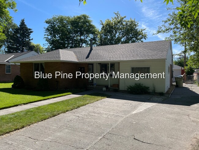 Building Photo - 455 Linden Dr