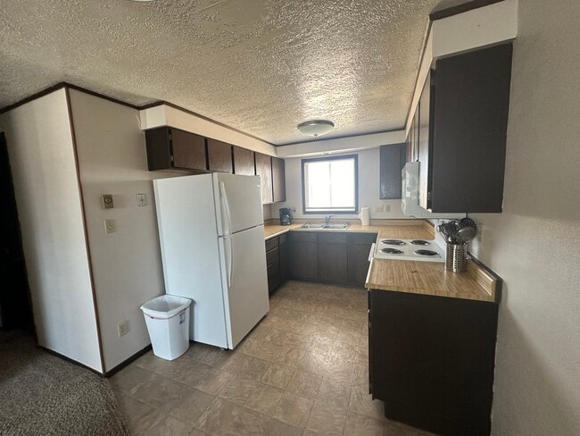 Building Photo - 718 Miller Ct