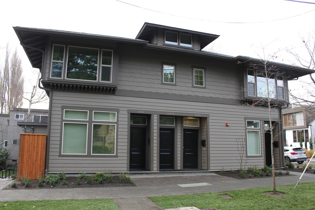 Primary Photo - 3401 E Cherry St