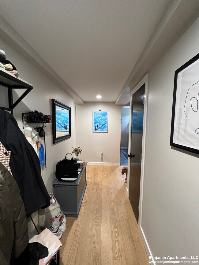 Foto del edificio - 210 Old Colony Ave