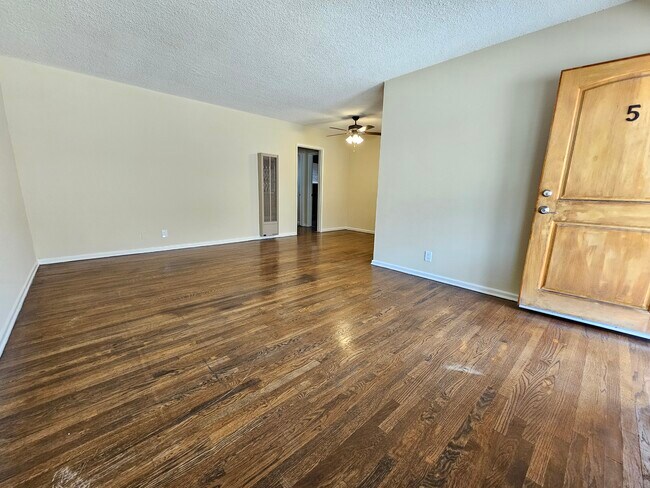 Foto del edificio - Magnolia Blvd Apartments