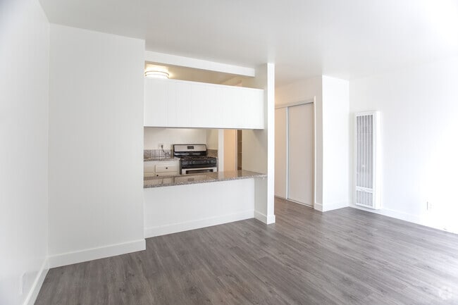 Interior Photo - Riata at Canoga