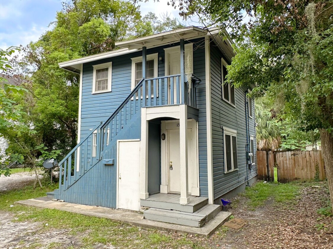 Foto principal - Historic One Bedroom Apartment - Walk to UF!