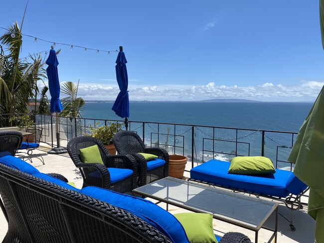 Building Photo - 18139 Coastline Dr