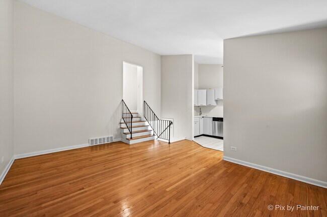 Foto del edificio - 327 E Lake St
