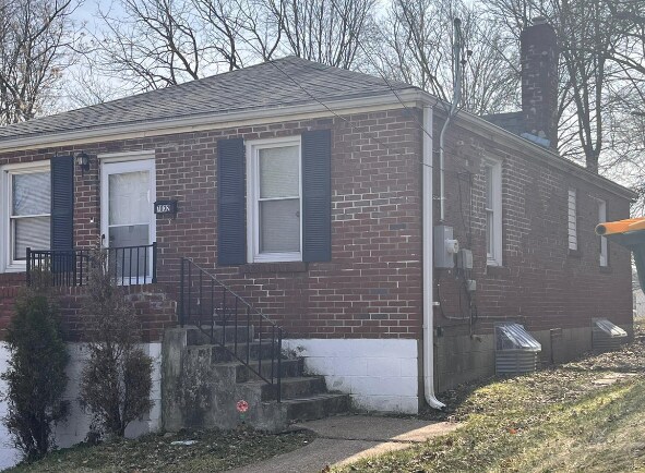 Primary Photo - 7032 Theodore Ave