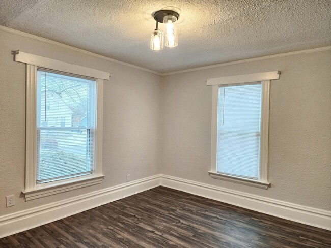 Building Photo - 1032 Lincoln St