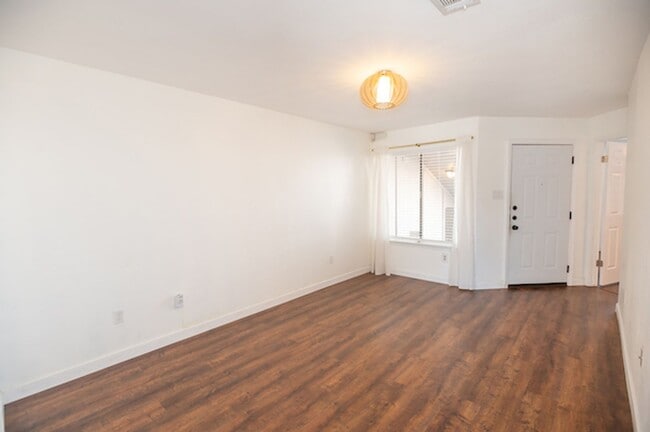 Building Photo - 1740 Timber Ridge Rd