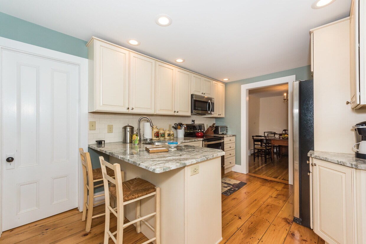 Foto principal - 69 Dennett St