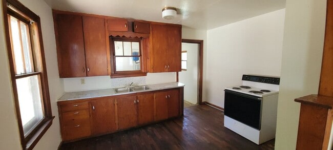Foto del edificio - 2 BEDROOM 1 BATHROOM HOUSE FOR RENT