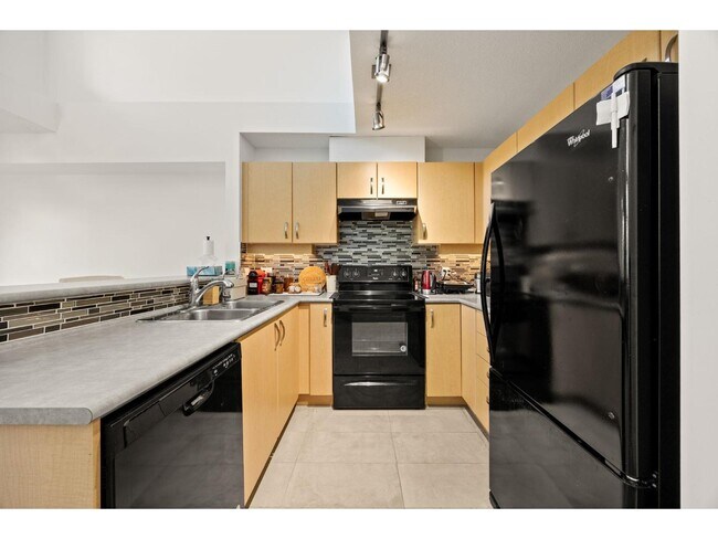 Photo du bâtiment - 10838 City Pkwy