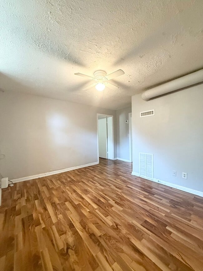 Photo - 1911 Park Ave Apartment