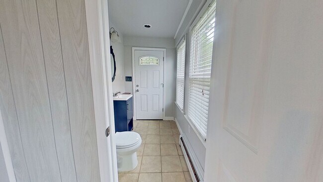 Foto del edificio - 3 Story Detached Home