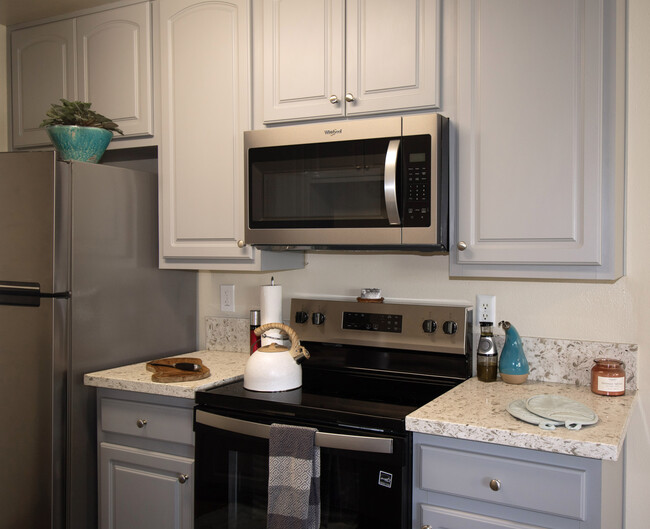 Hampton Remodel - Gold Coast Apartments *First Month Free*