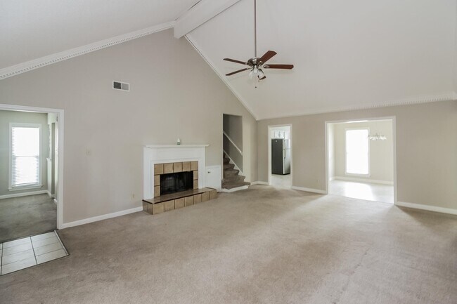 Foto del edificio - 4399 Timber Rise Rd