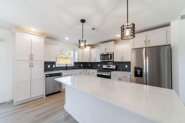 Building Photo - 4429 Stone Mountain Pkwy