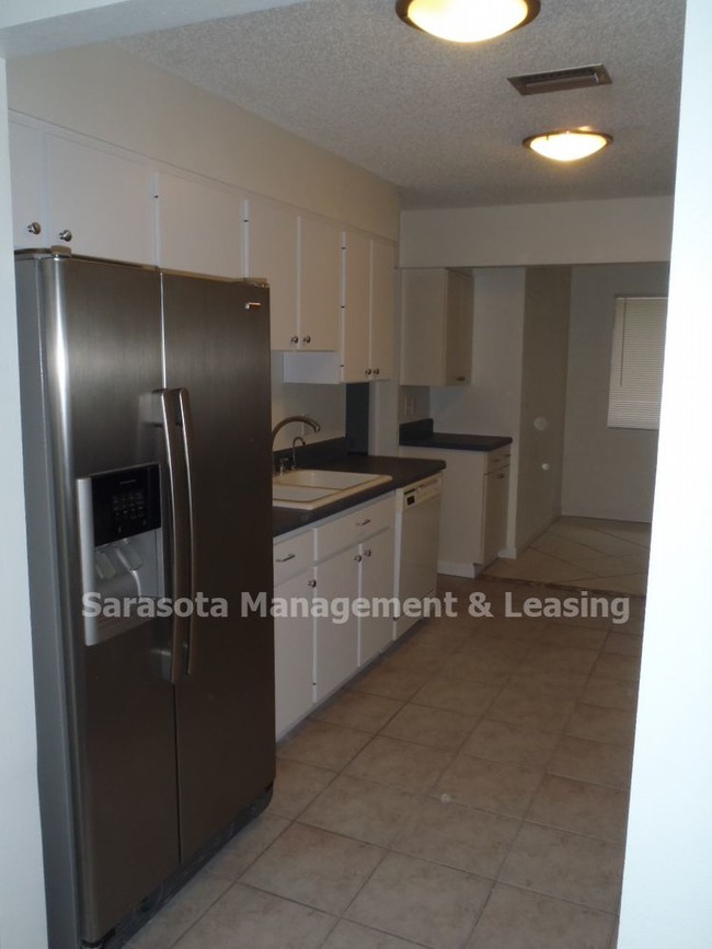Building Photo - 2818 Grand Cayman St