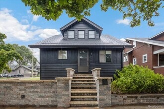 Building Photo - 526 N Washington Ave