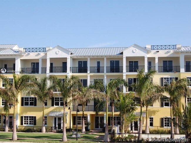 Building Photo - 226 N Latitude Cir