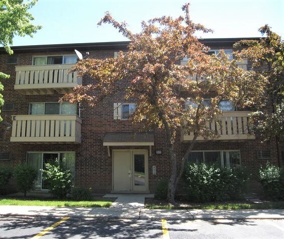 Primary Photo - 123 Pickwick Dr