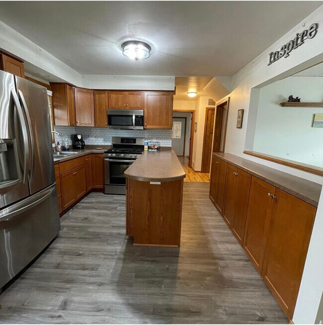 Foto del edificio - 3025 18th Ave NW