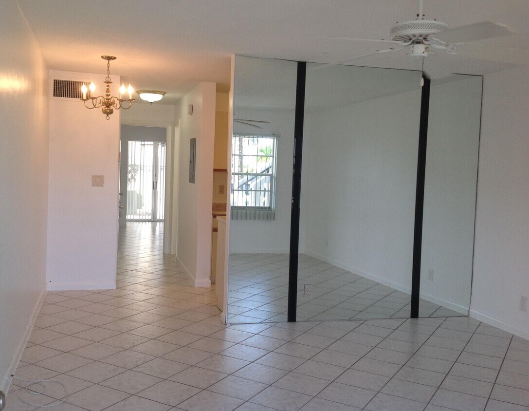 Primary Photo - 3915 S Flagler Dr