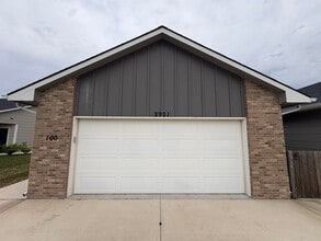 Building Photo - 2921 S Maize Ct