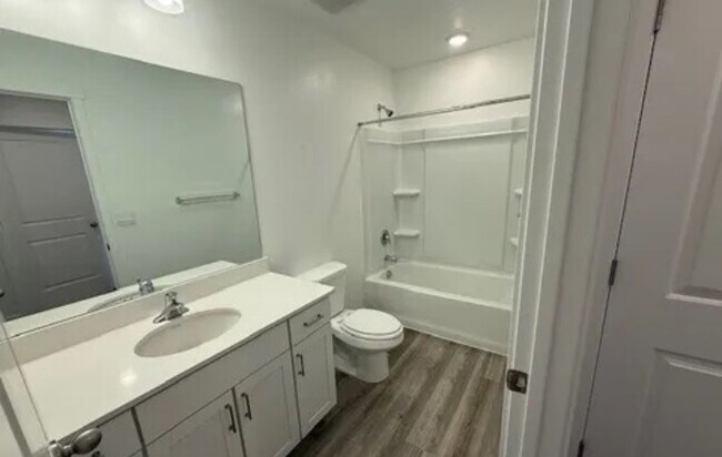 Foto del edificio - 882 N 3490 W