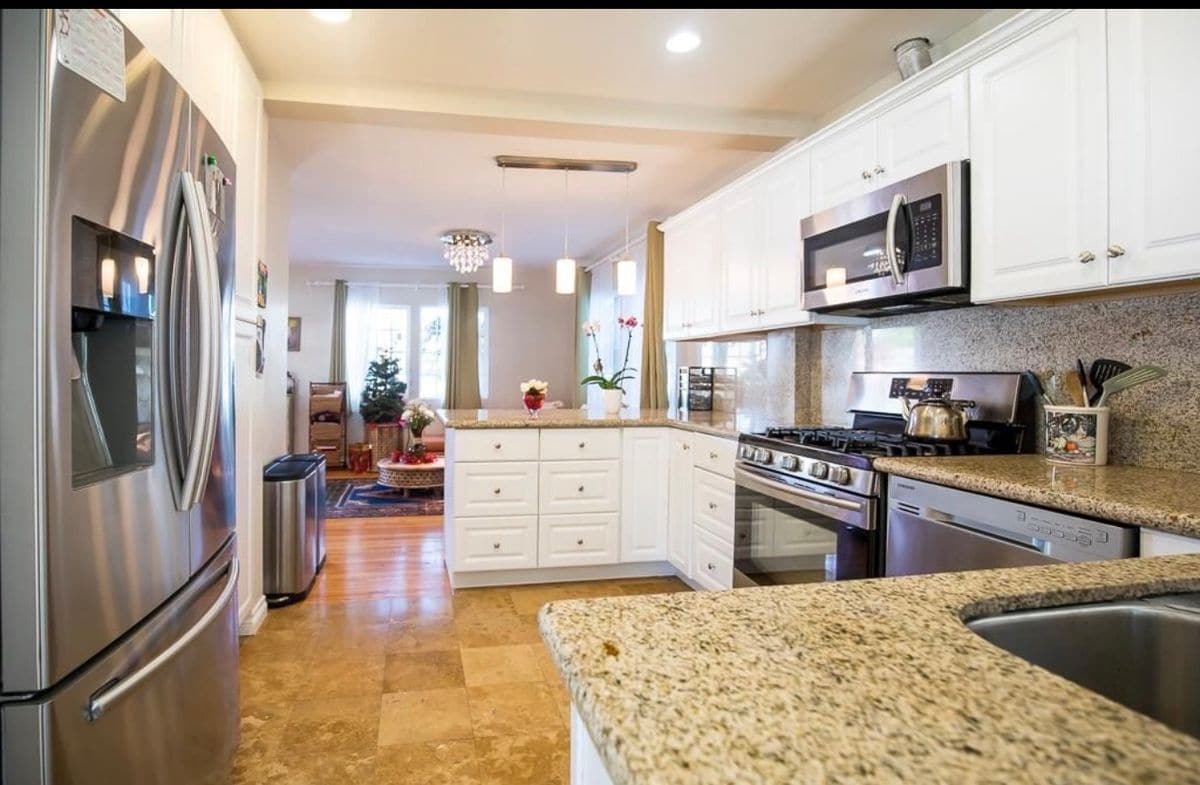 Building Photo - 1205 Manzanita Ln