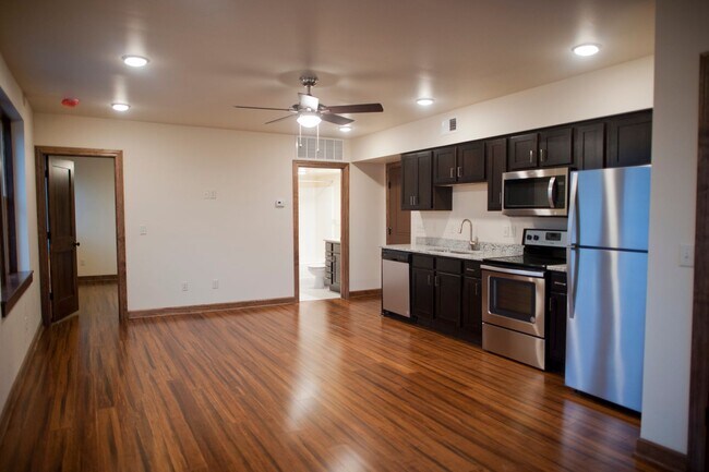 Building Photo - Beverly Lofts 205