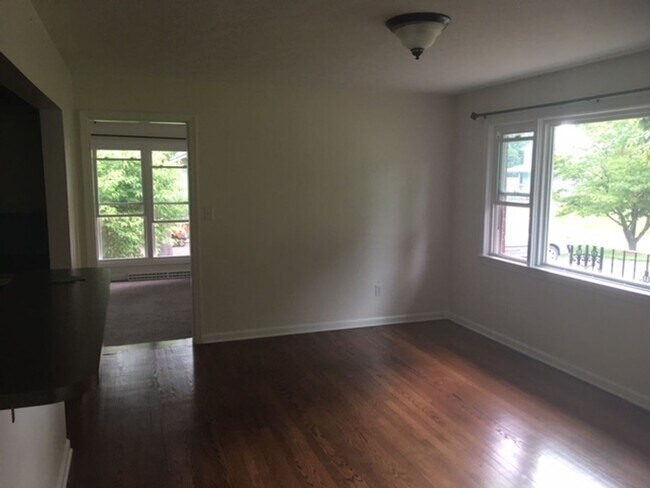 Foto del edificio - Single Family 3 BR, 2 Bath Rental House in...