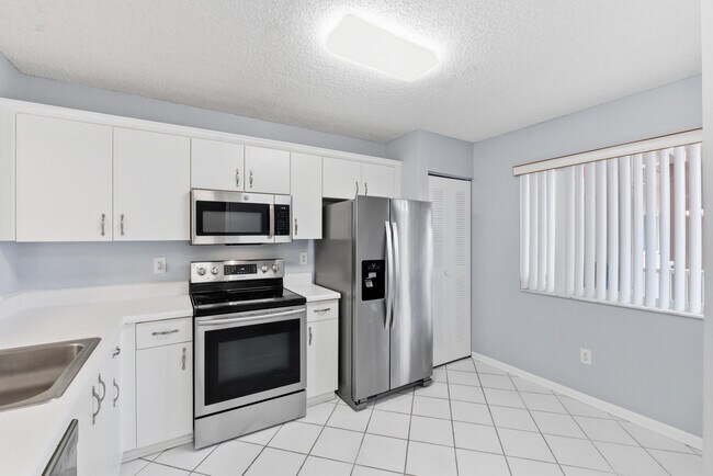 Foto del edificio - 9511 Weldon Cir