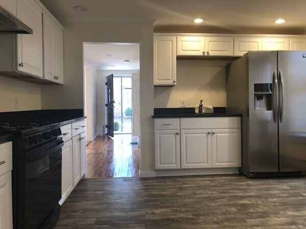 Building Photo - 58-60 Brackenbury St