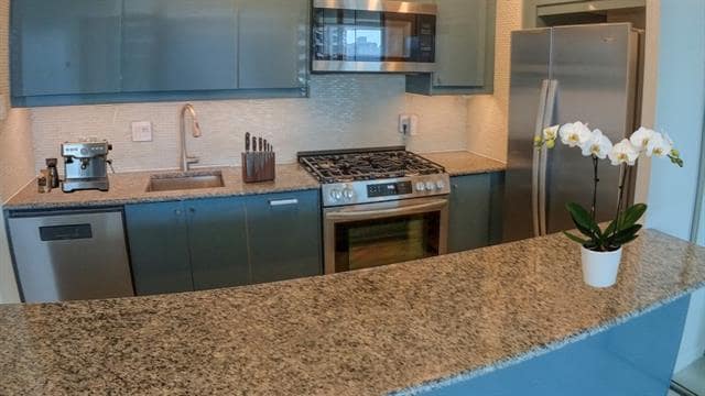 Building Photo - 3883 Turtle Creek Dr