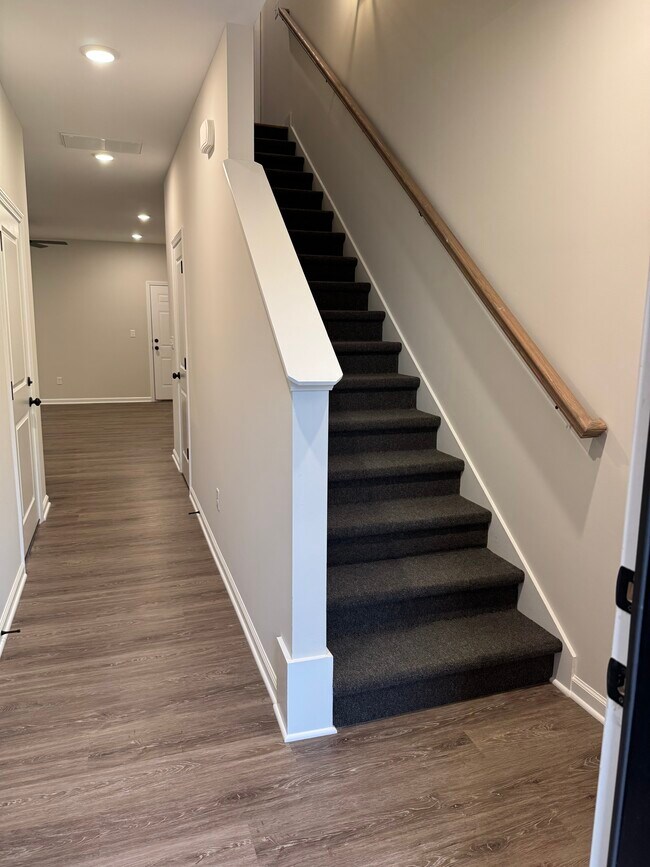 Foto del edificio - 205 Cherry Way