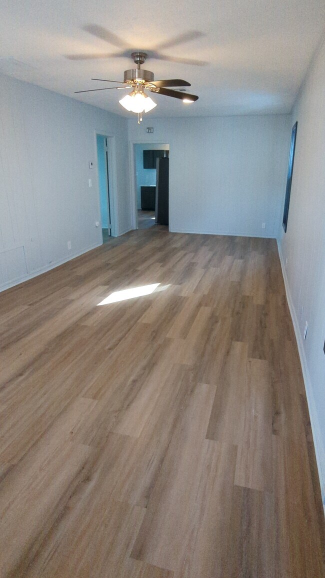 Foto del edificio - 112 N 5th St