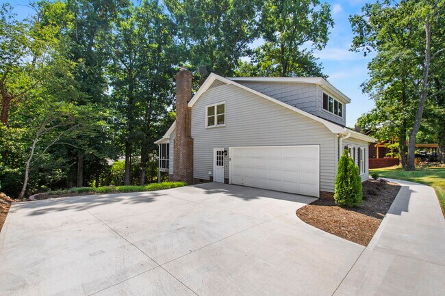 Foto del edificio - 414 Phillips Ln