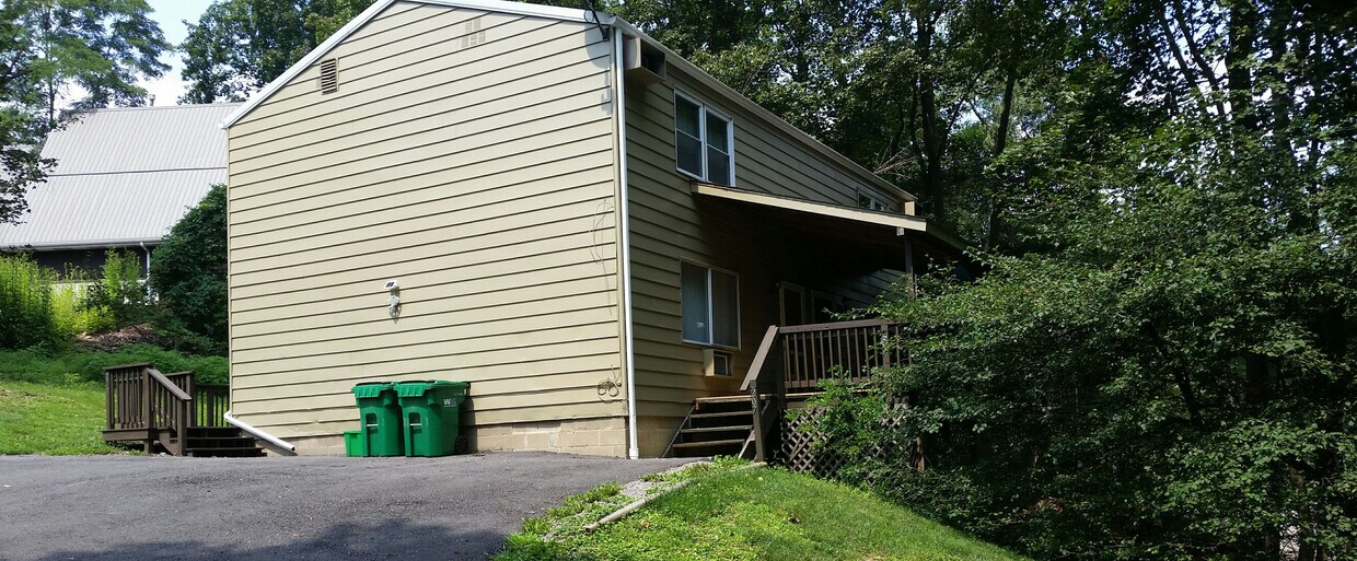207 Chateau Ln, Butler, PA 16001 Townhome Rentals in Butler PA