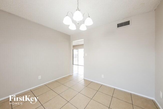 Building Photo - 4923 W Larkspur Dr