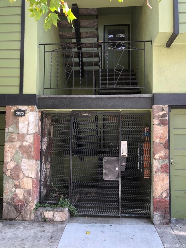 Foto del edificio - 3075 22nd St