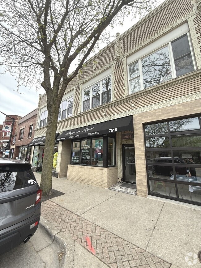 Building Photo - 7518 Madison St